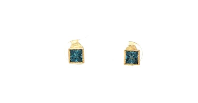 content/products/Bezel-set Princess Cut Blue Topaz Stud Earrings in Yellow Gold (0.85cts TWT)
