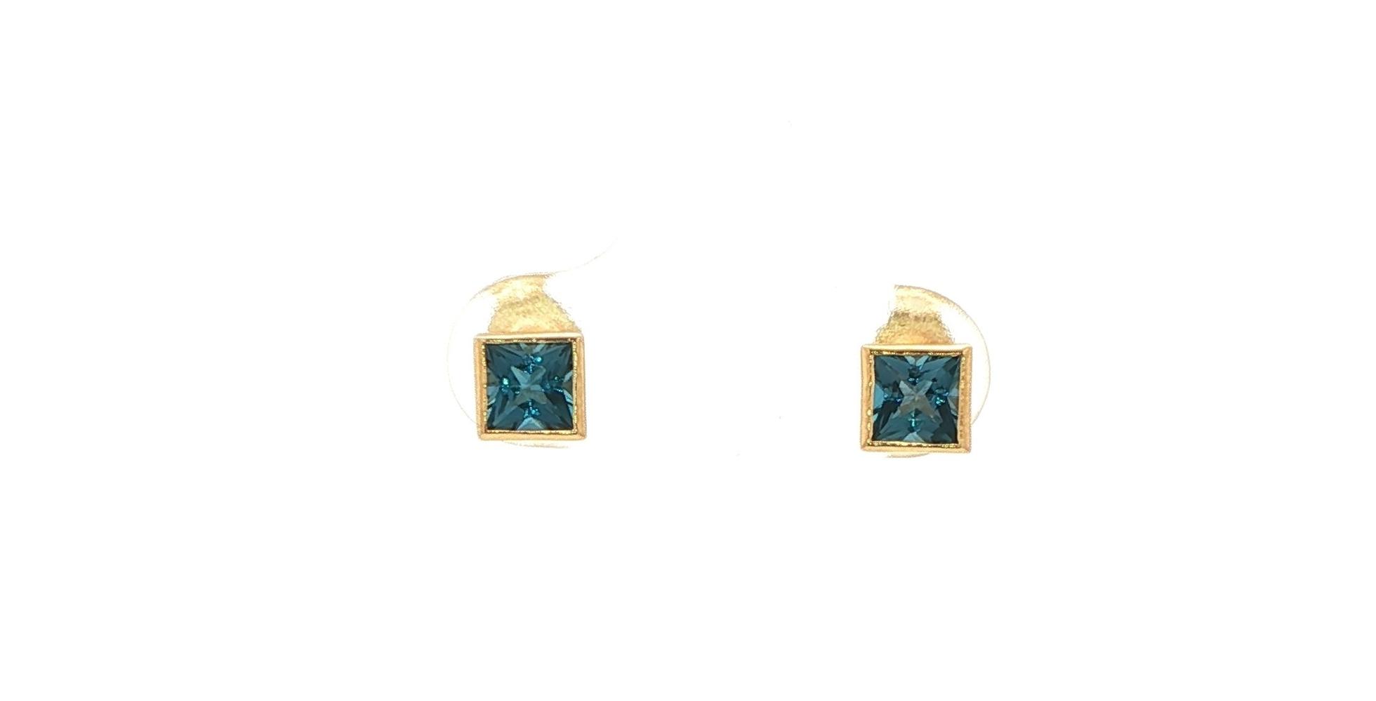 Bezel-set Princess Cut Blue Topaz Stud Earrings in Yellow Gold (0.85cts TWT)