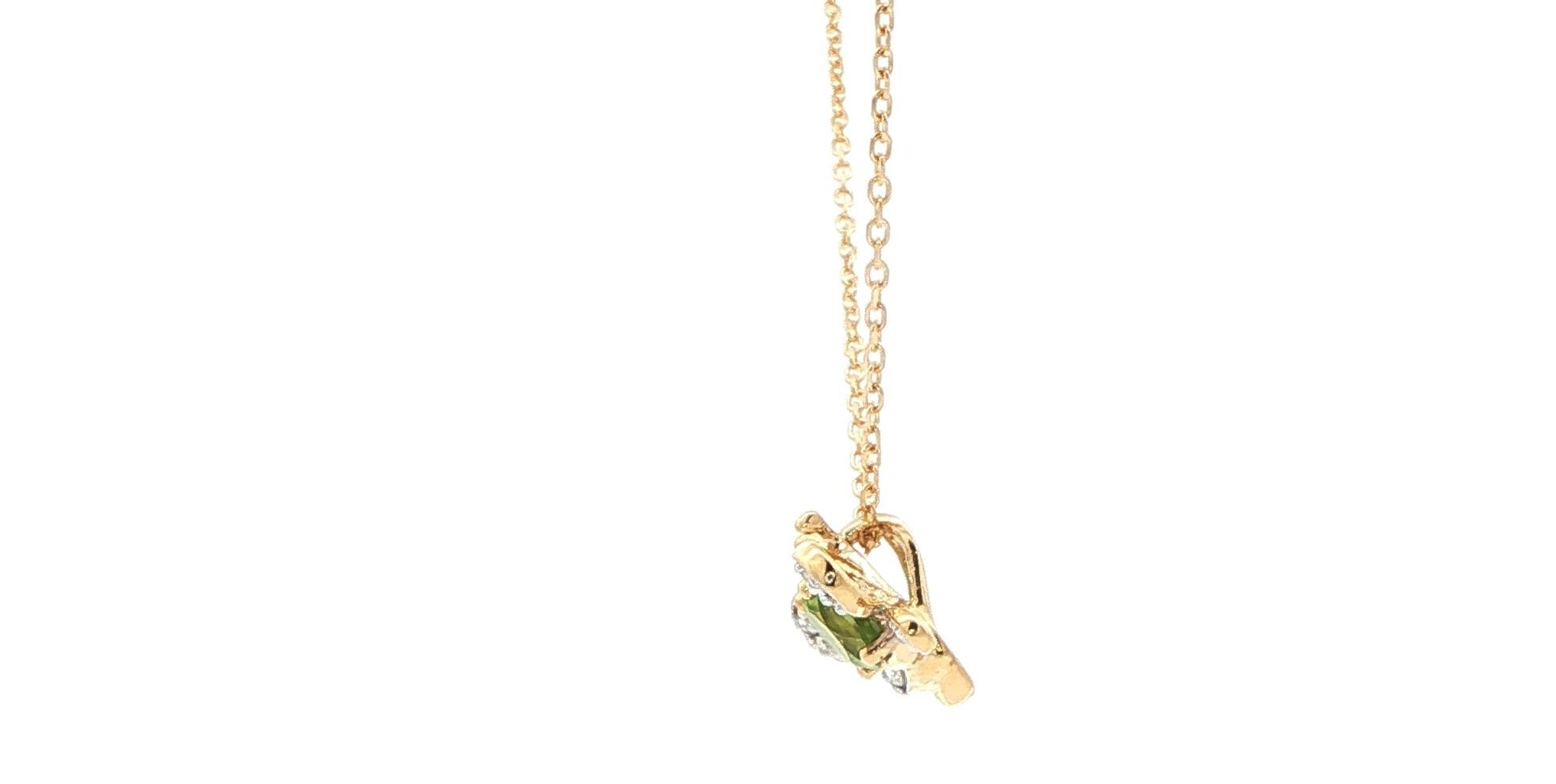 Bumblebee Peridot and Diamond Pendant Necklace in Yellow Gold (0.66cts TWT) side