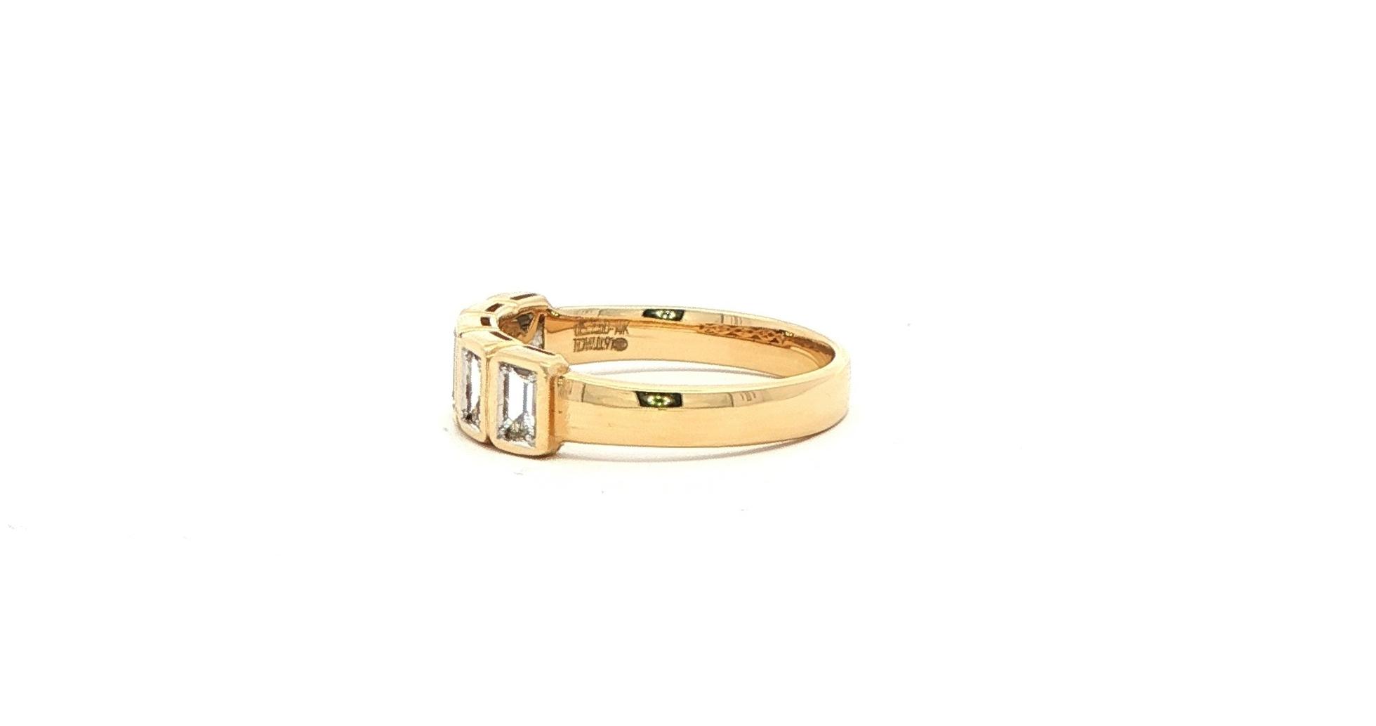 Five-Stone Emerald-Cut Diamond Bezel Band in Yellow Gold (0.92cts TWT) side