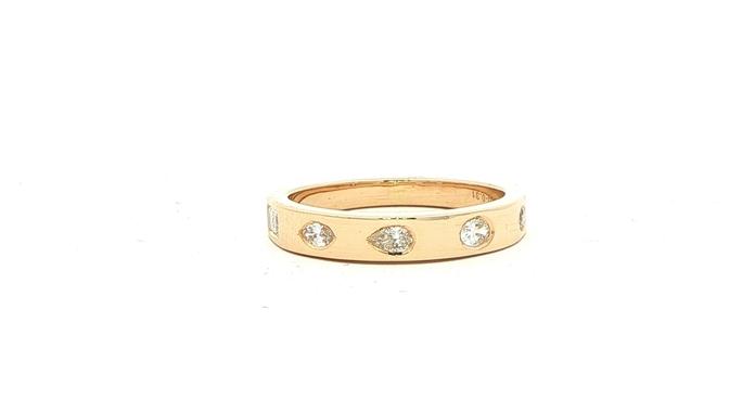 content/products/Multi-Shape Diamond Flush-Set Band Ring in Yellow Gold (0.33cts TWT)