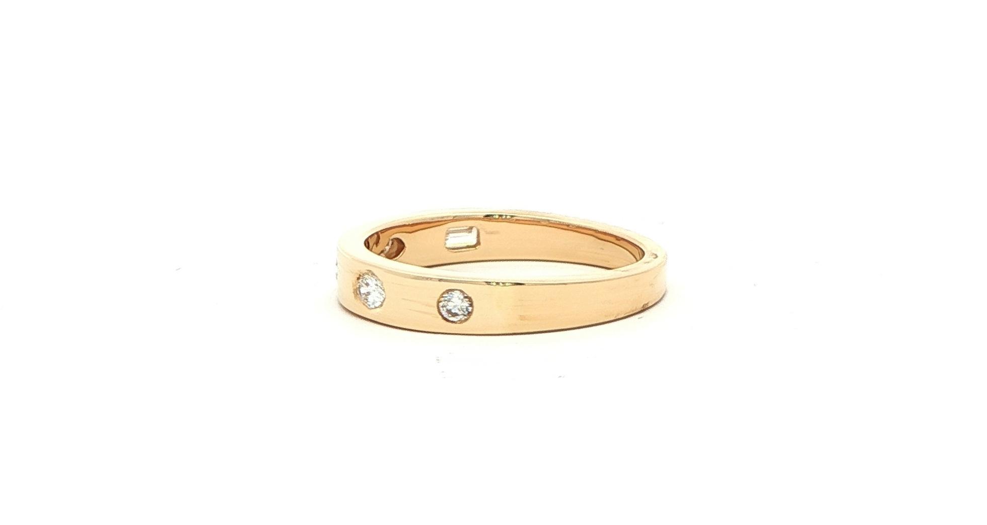 Multi-Shape Diamond Flush-Set Band Ring in Yellow Gold (0.33cts TWT) side