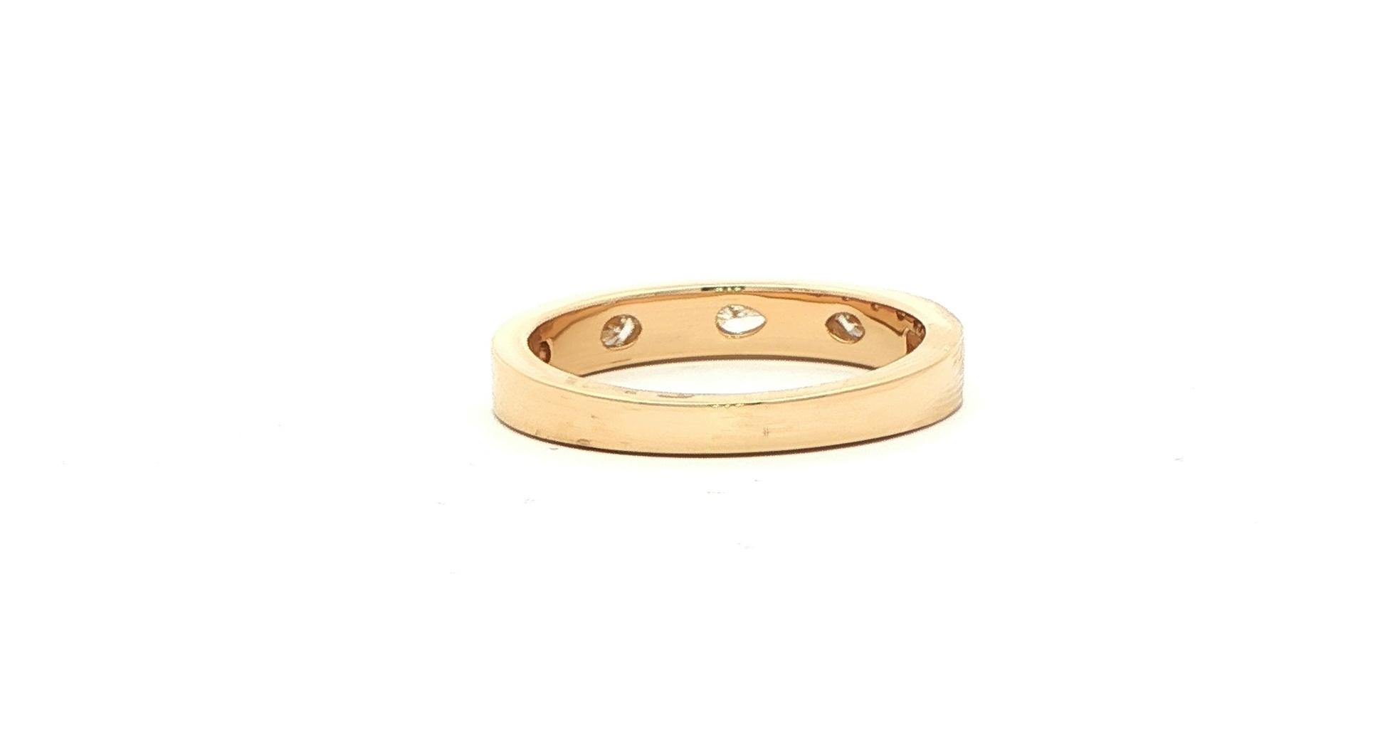 Multi-Shape Diamond Flush-Set Band Ring in Yellow Gold (0.33cts TWT) back