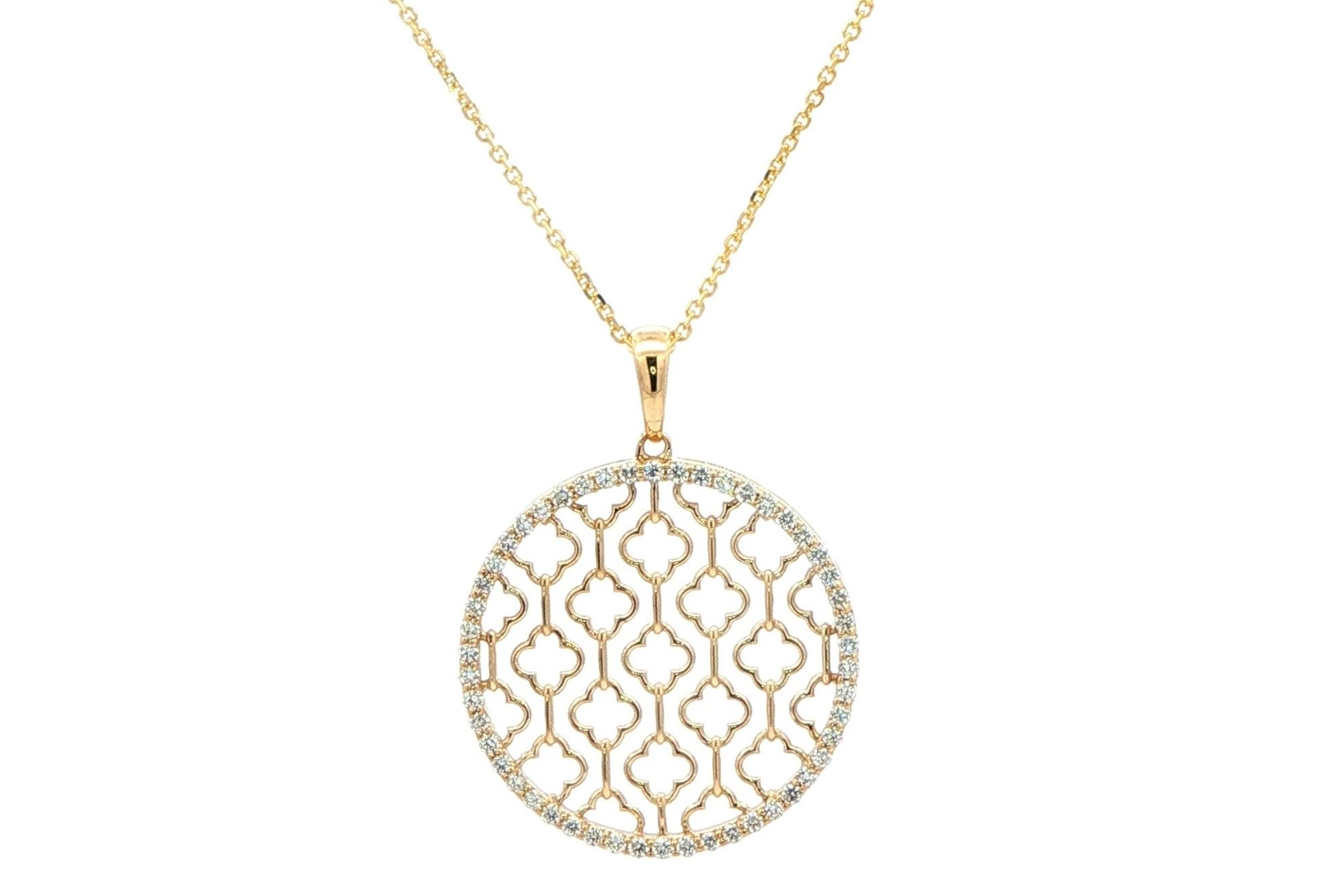 Diamond Circular Quatrefoil Trellis Pendant Necklace in Yellow Gold (0.25ctw TWT)