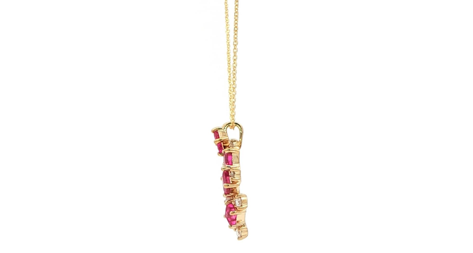 Square Step-Cut Ruby and Brilliant Diamond Cluster Pendant Necklace in Yellow Gold (1.03cts TWT) side