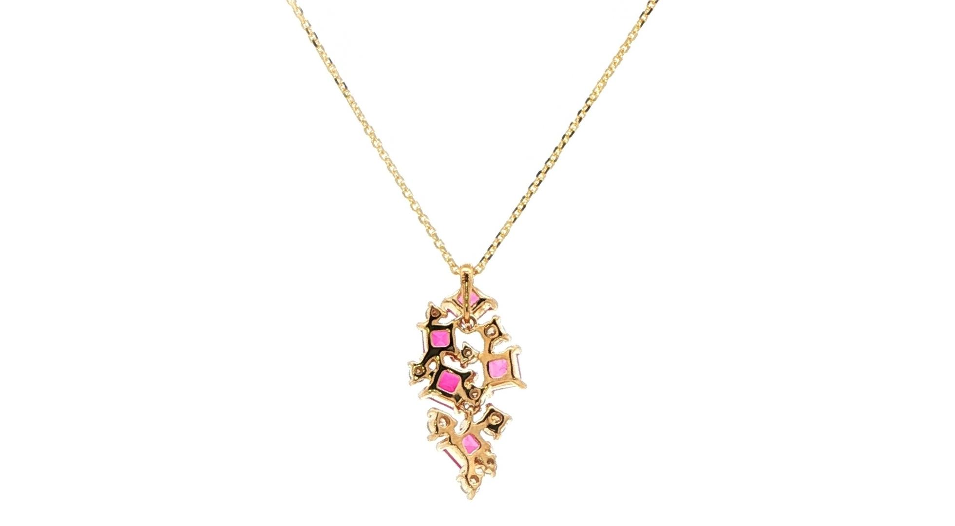 Square Step-Cut Ruby and Brilliant Diamond Cluster Pendant Necklace in Yellow Gold (1.03cts TWT) back