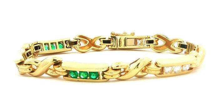content/products/Estate Piece: Emerald and Diamond X-Link Lie Bracelet in Yellow Gold (2.00cts TWT)