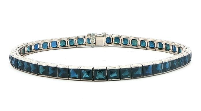 content/products/Estate Piece: Square-Cut Deep Blue Sapphire Tennis Bracelet with Engraved Details in Platinum (13.00cts TWT)
