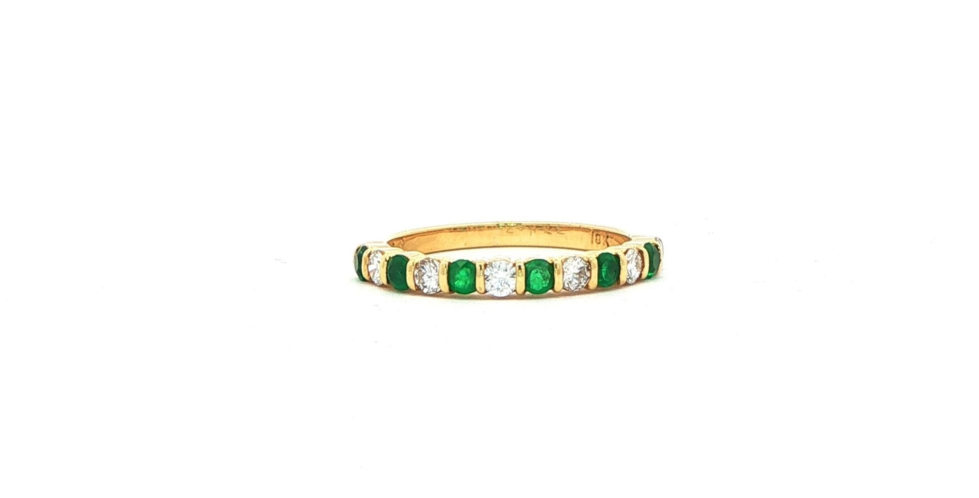 Estate Piece: Bar-set Alternating Emerald and Diamond Ring in Yellow Gold (0.55cts TWT)