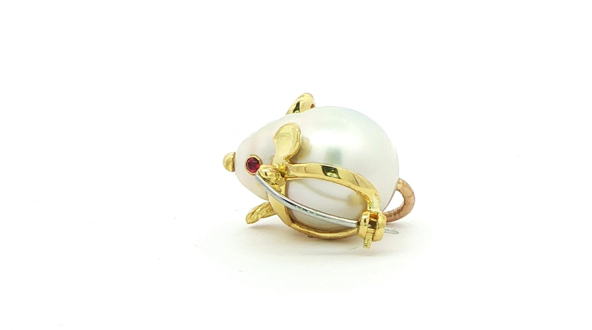 Estate Piece: Baroque Pearl and Ruby Mouse Brooch with Diamond Accents in Yellow Gold (0.05cts TWT) side