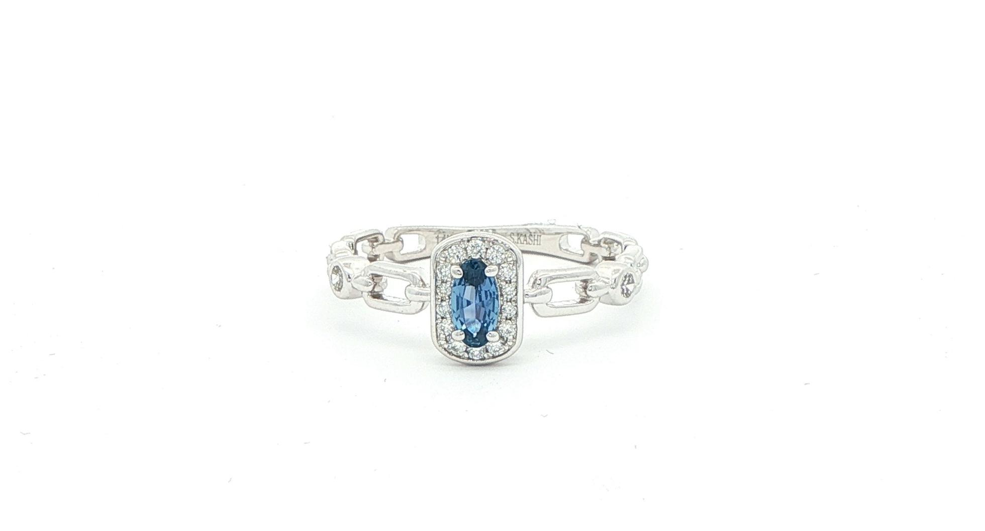 Rectangular-Halo Oval-cut Montana Yogo Sapphire and Diamond Ring with Chain Link Detail in White Gold (0.32cts TWT)