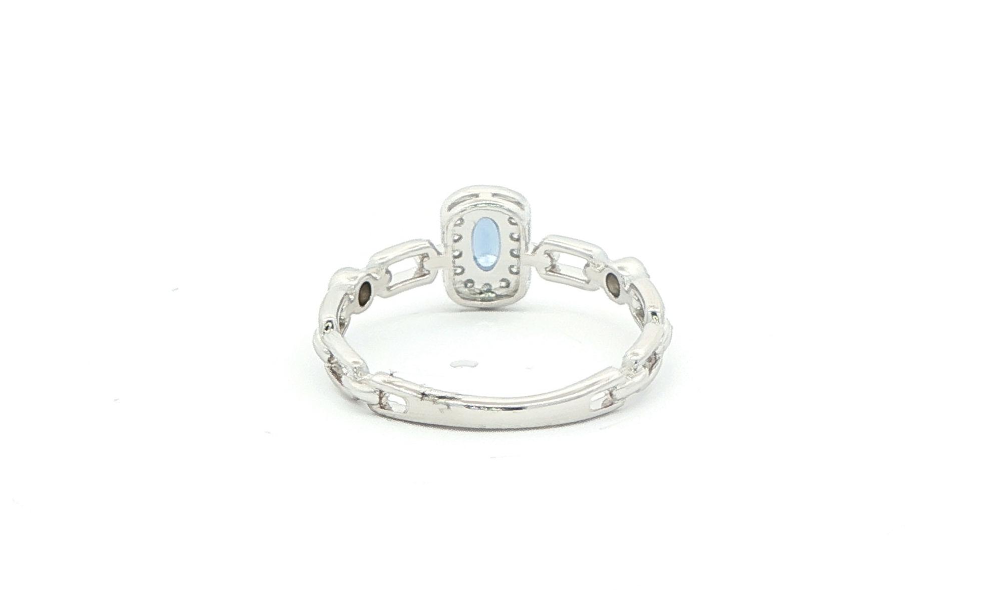 Rectangular-Halo Oval-cut Montana Yogo Sapphire and Diamond Ring with Chain Link Detail in White Gold (0.32cts TWT) back