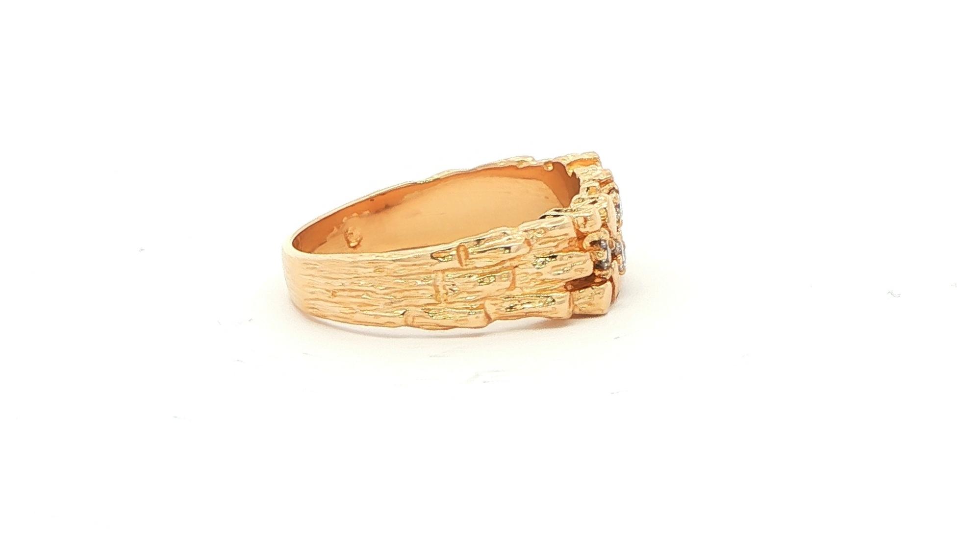 Estate Piece: Faux "Gold Nugget" and Diamond Ring in Yellow Gold (0.18cts TWT) side
