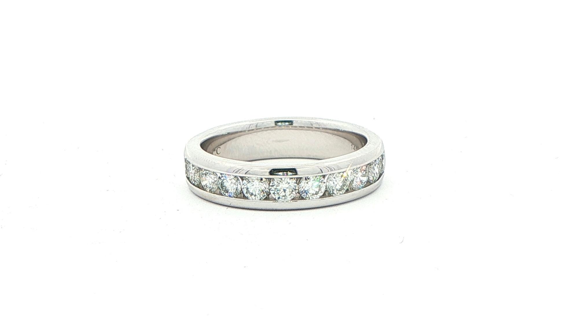 11-Stone Channel-Set Diamond Wedding Band in White Gold (1.00cts TWT)