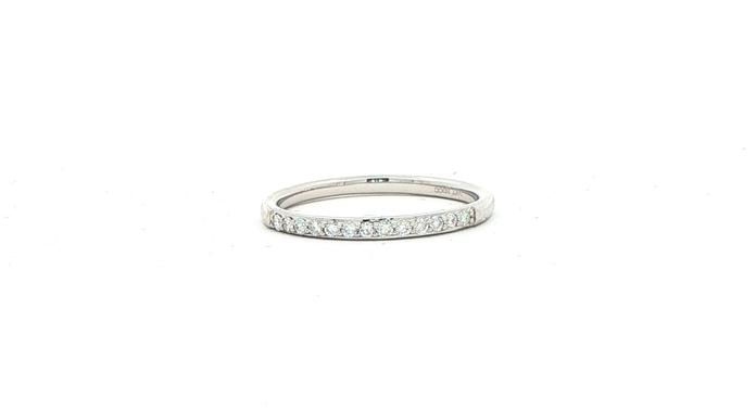 content/products/13-Stone Prong-Set Diamond Wedding Band in White Gold (0.14cts TWT)