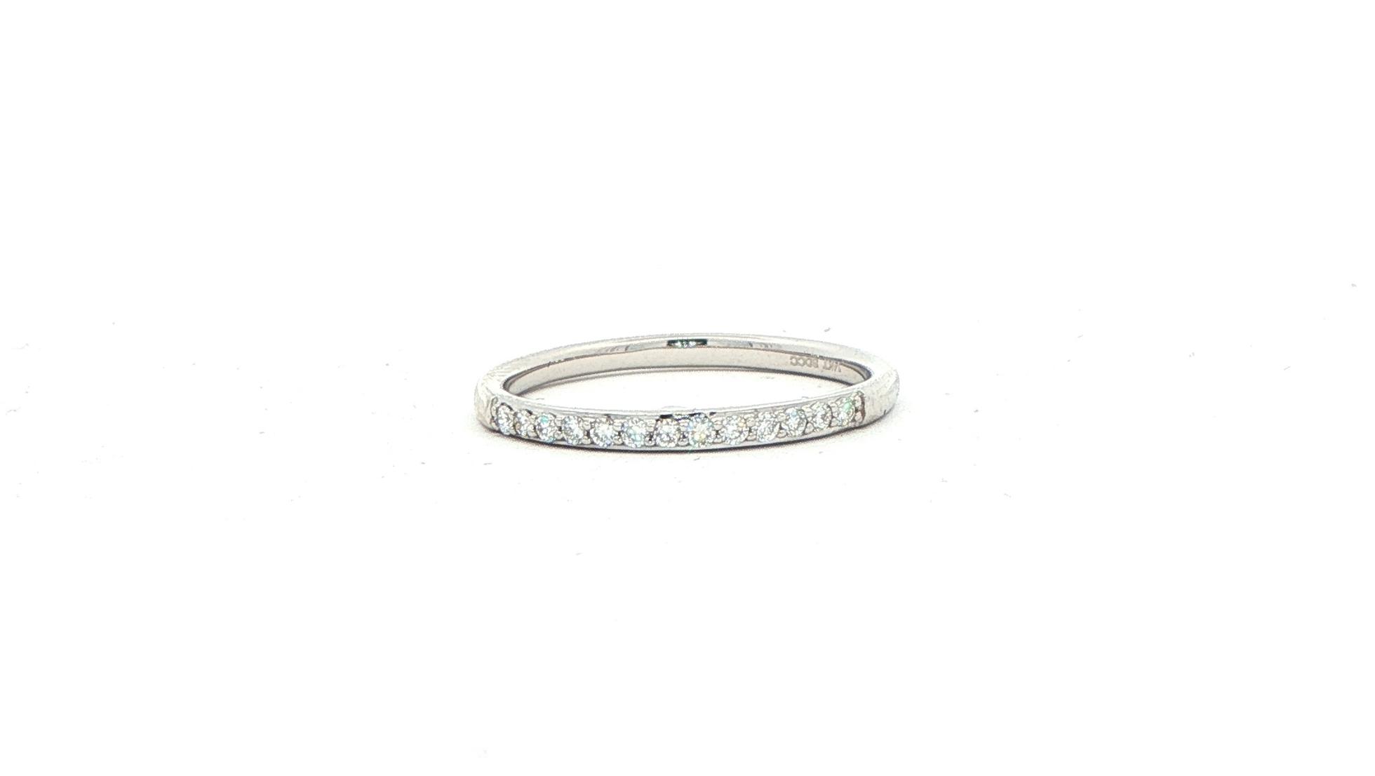 13-Stone Prong-Set Diamond Wedding Band in White Gold (0.14cts TWT)