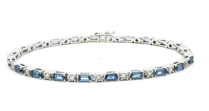 content/products/Alternating Baguette-cut Montana Yogo Sapphire and Round Diamond Tennis Bracelet in White Gold (3.75cts TWT)