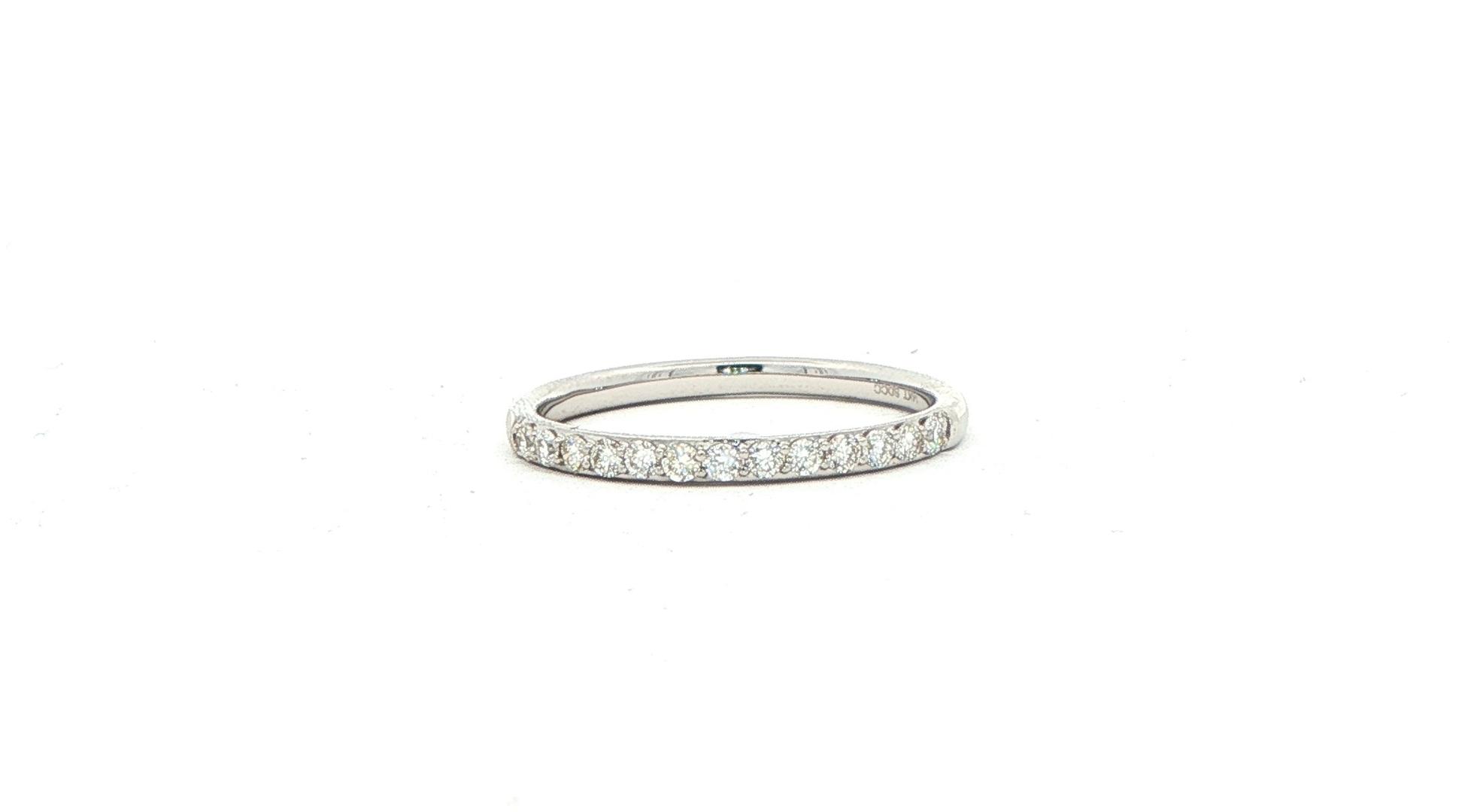 13-Stone Prong-Set Diamond Wedding Band in White Gold (0.25cts TWT)