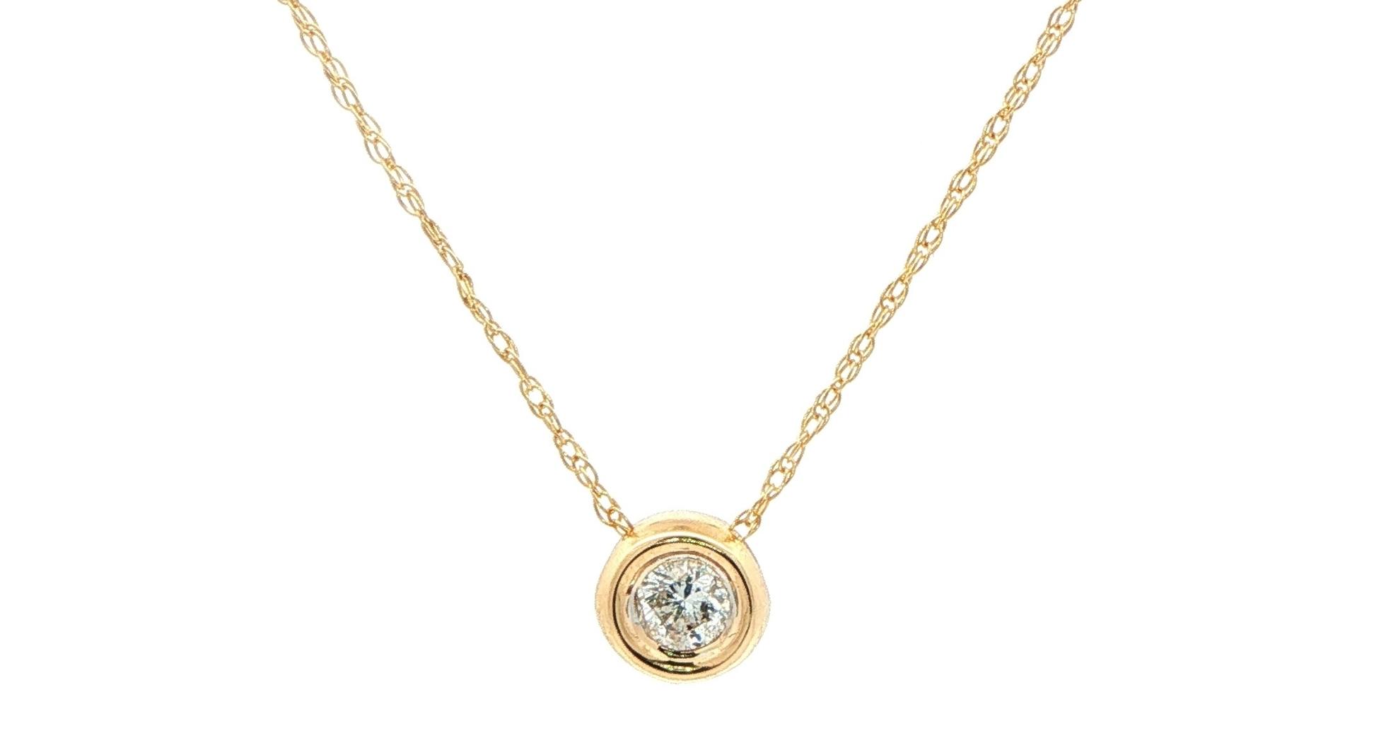 Estate Piece: Illusion Bezel-set Diamond Pendant Necklace in Yellow Gold (0.20cts)