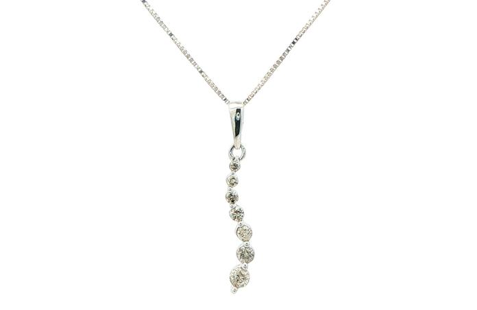 content/products/Estate Piece: Graduated Journey Diamond Necklace in White Gold (0.25cts TWT)