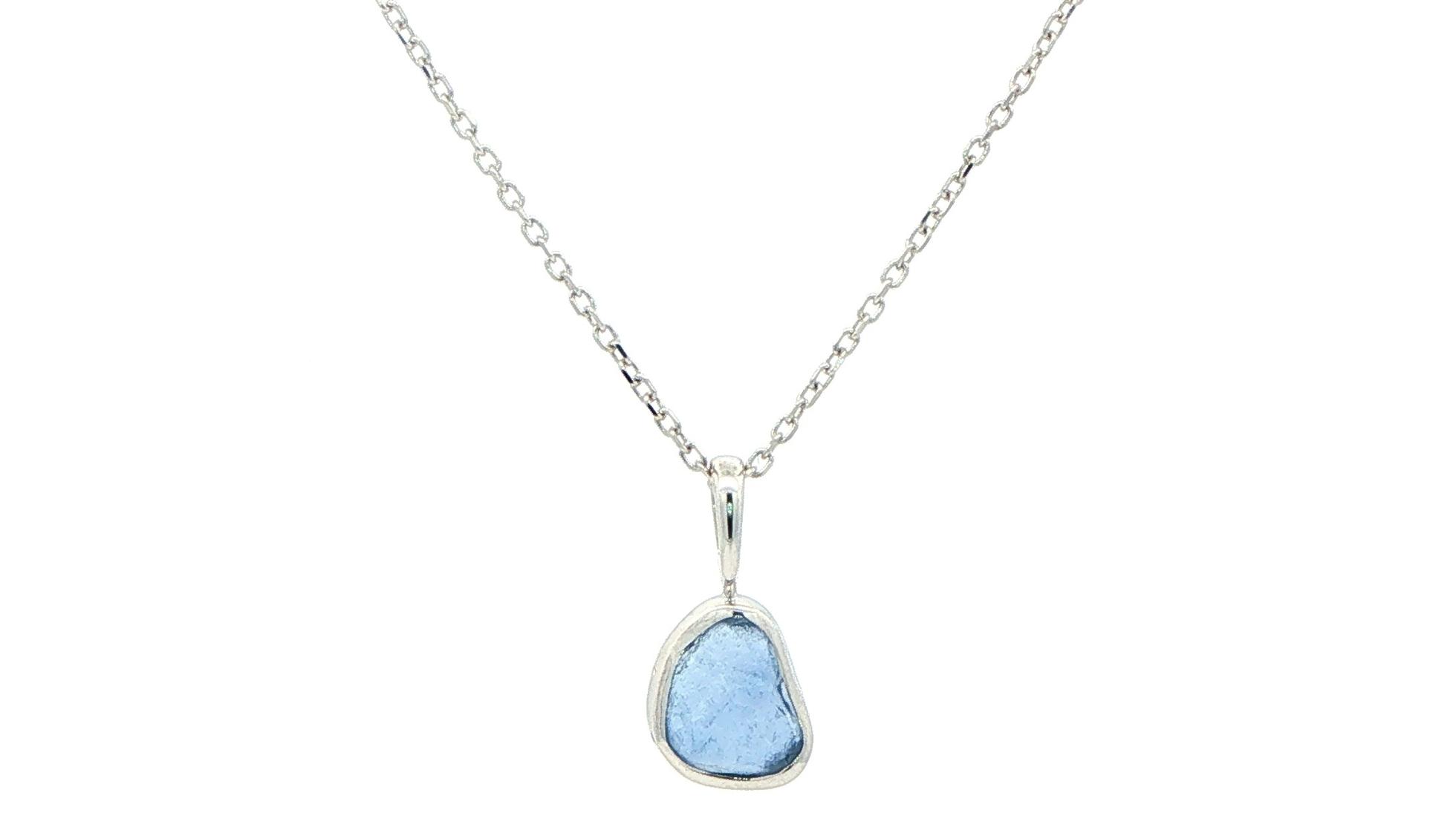 Raw Un-cut Montana Yogo Sapphire Necklace in White Gold (0.96cts TWT)