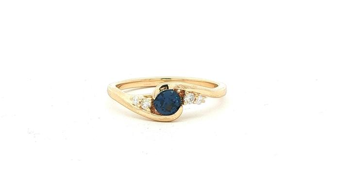 content/products/Montana Yogo Sapphire Bypass Ring with Diamond Cluster Accents in Yellow Gold (0.42cts TWT)