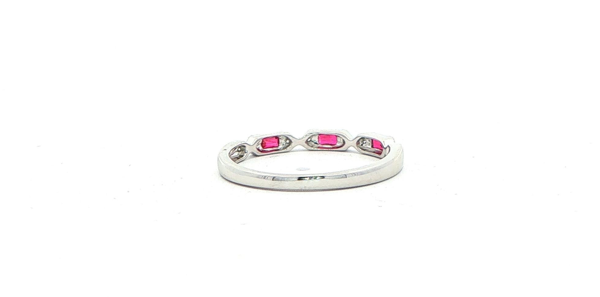 Vintage-Inspired Baguette Ruby and Diamond Ring in White Gold (0.15cts TWT) back