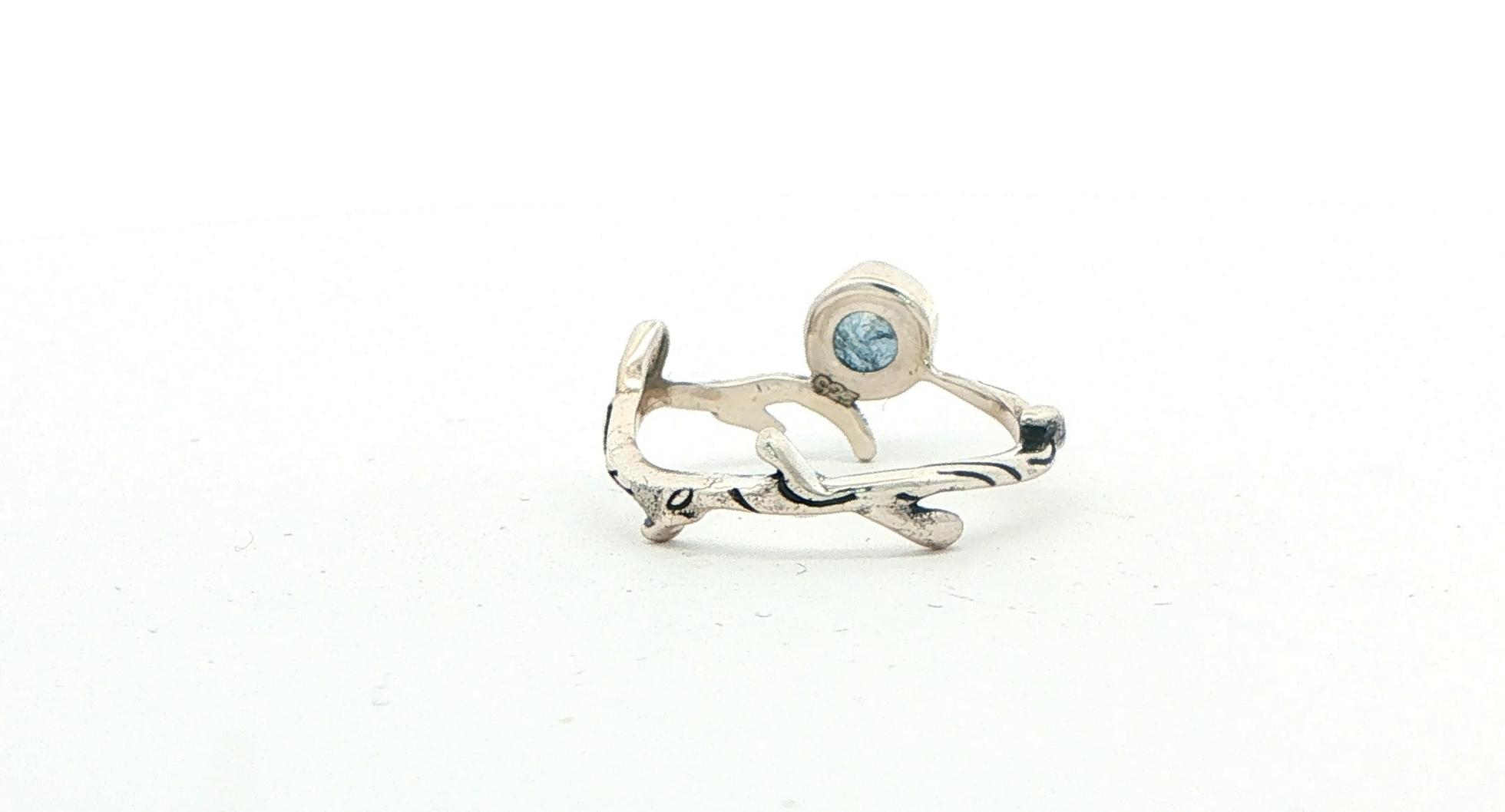 Deep Blue Raw Un-cut Montana Sapphire Twig Solitaire Ring in Sterling Silver back