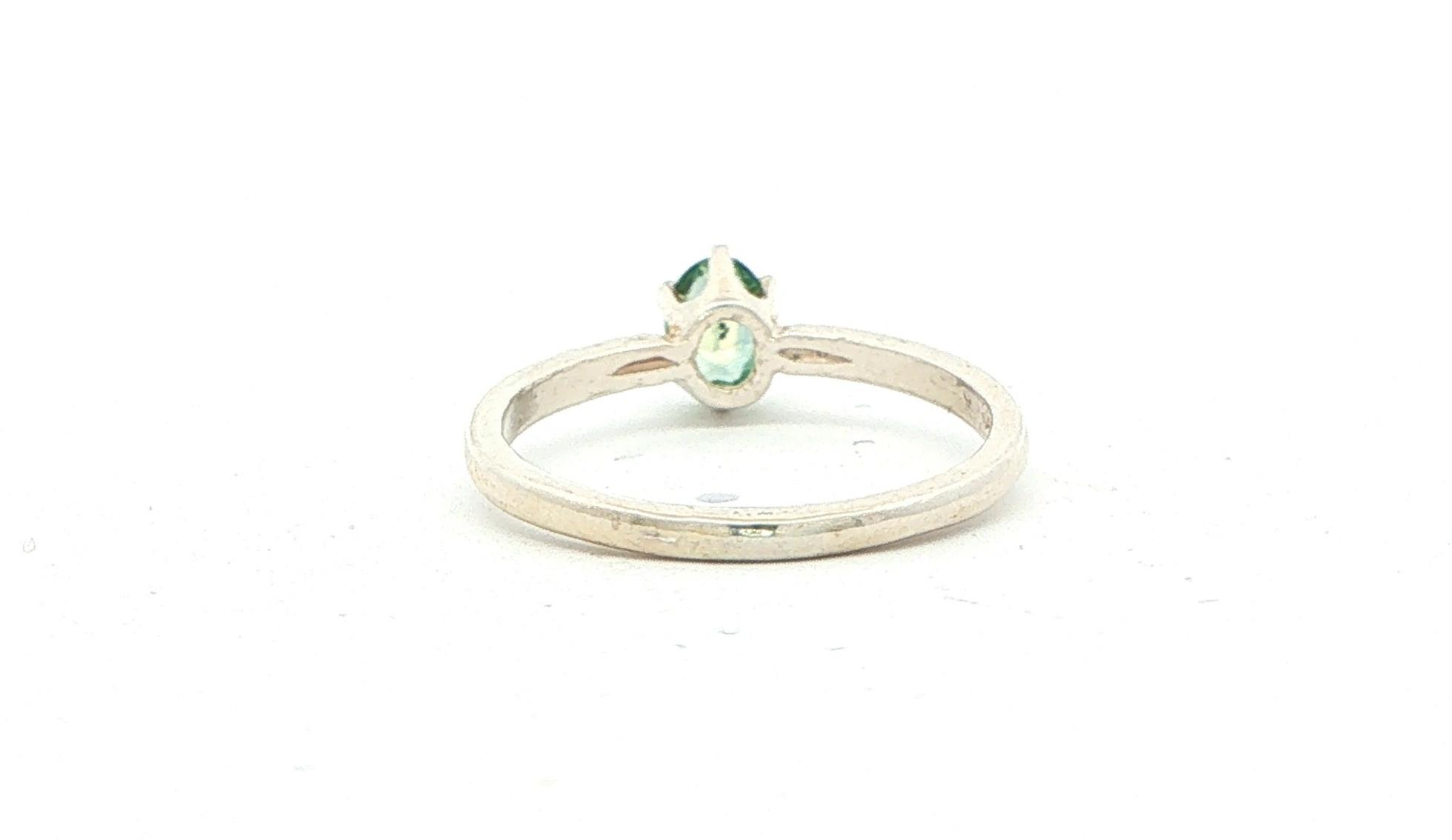 Oval-cut Green Montana Sapphire Solitaire Ring in Sterling Silver (0.40cts TWT) back