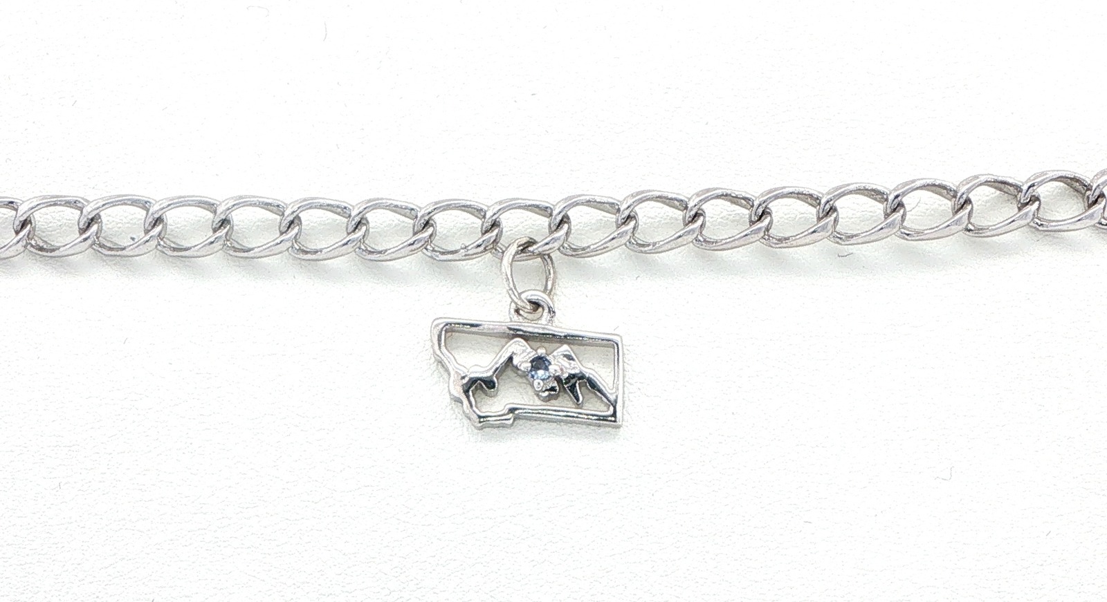 State of Montana Mountain Range Outline Charm Bracelet with Montana Yogo Sapphire in Sterling Silver (0.02cts)