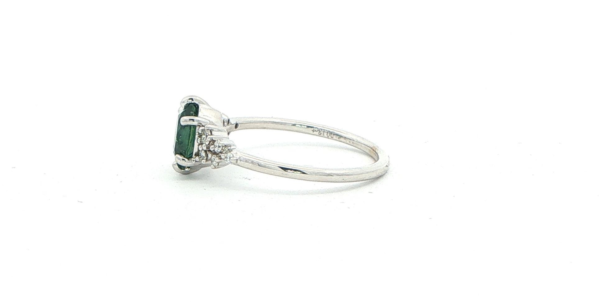 Oval-cut Green Montana Sapphire and Diamond Cluster Ring in White Gold (1.33cts TWT) side