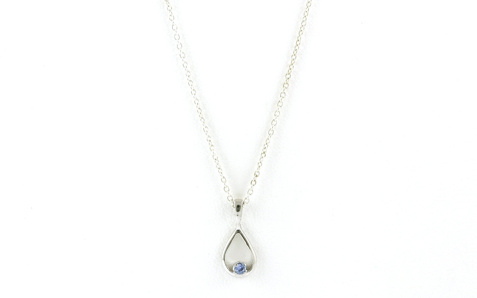 Teardrop Montana Yogo Sapphire Necklace in Sterling Silver (0.04ct)
