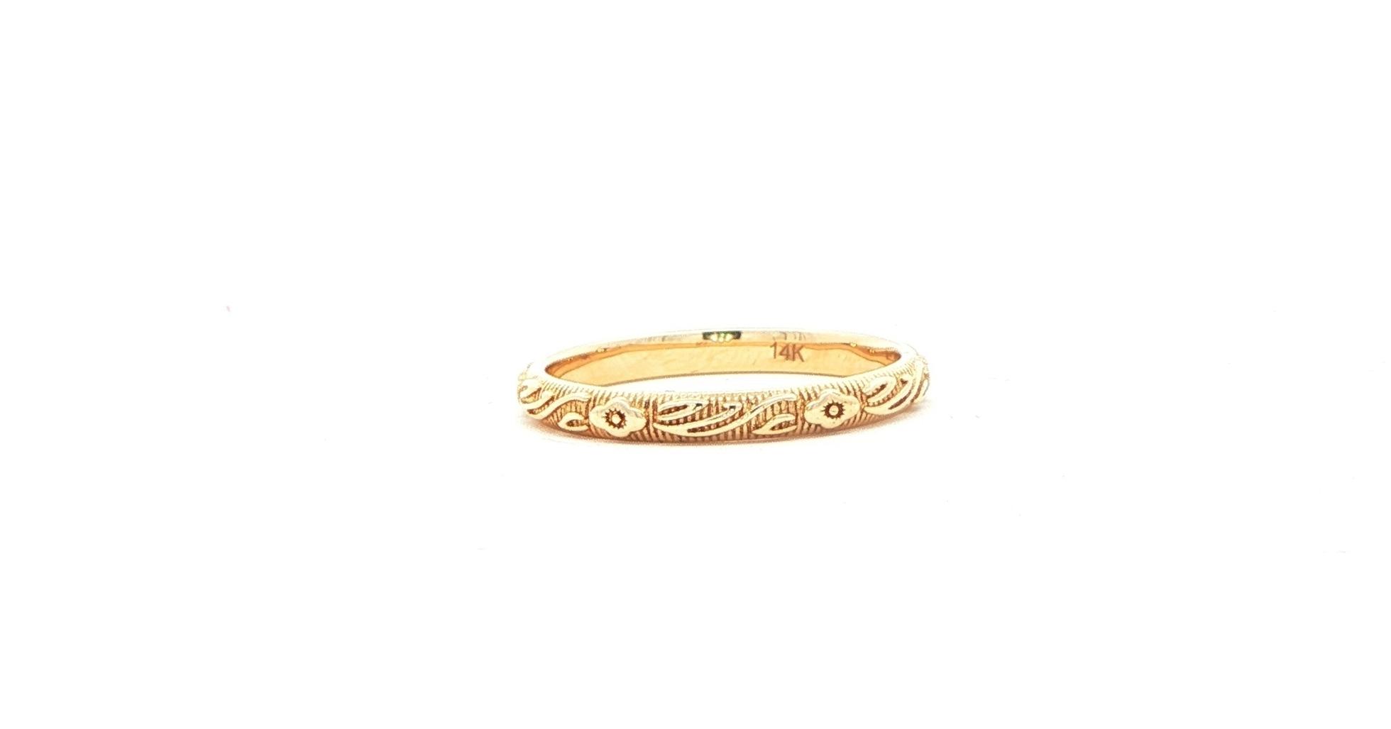 Floral Engraved Wedding Band in Yellow Gold