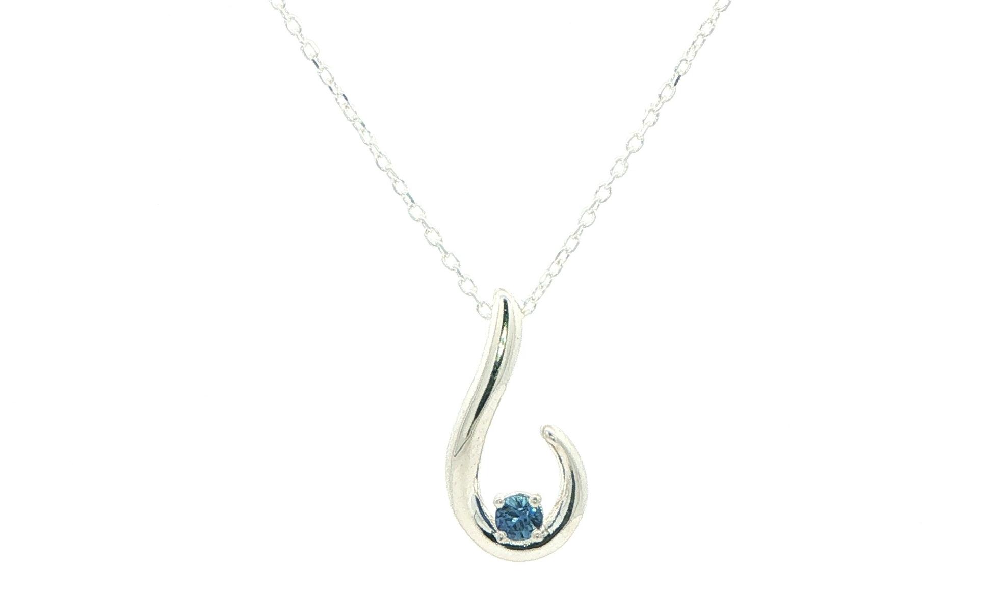 Fish Hook Montana Yogo Sapphire Pendant Necklace in Sterling Silver (0.10cts)