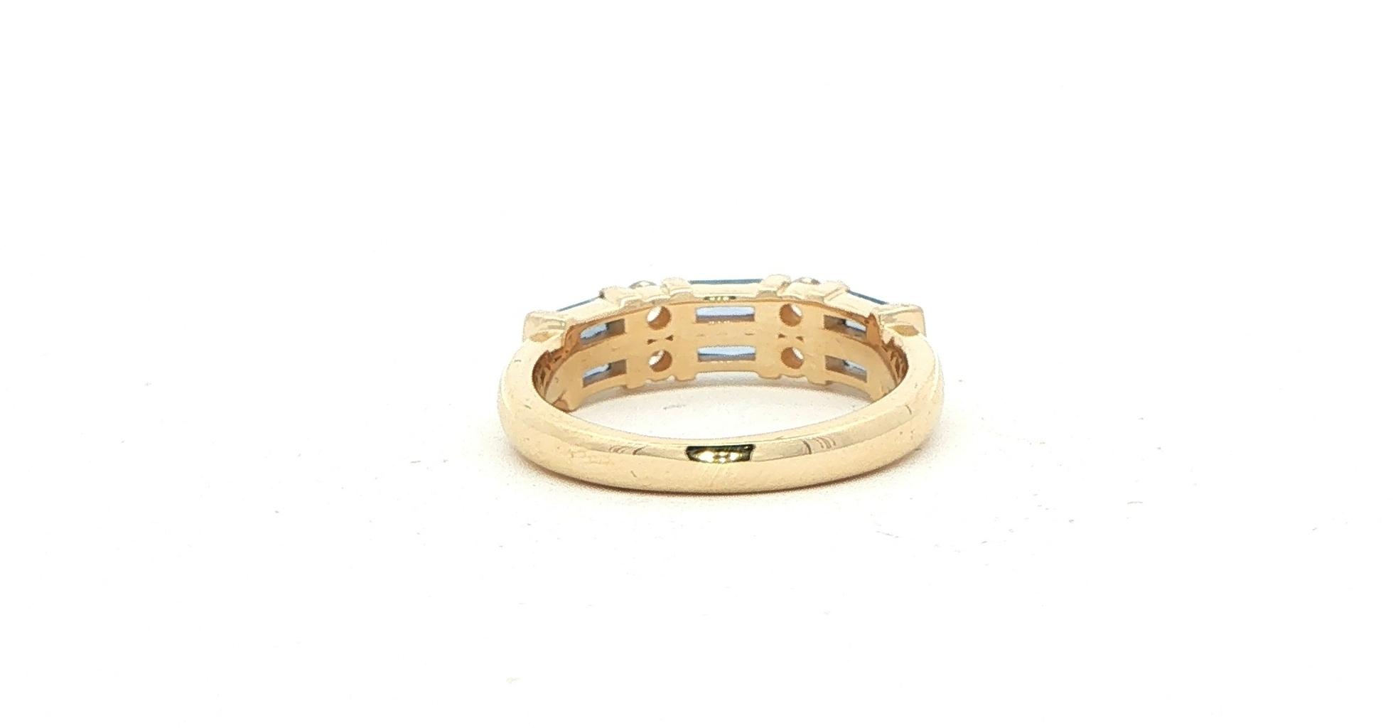 2-Row Bar-set Baguette Montana Yogo Sapphire and Round Diamond Ring in Yellow Gold (0.92cts TWT) back