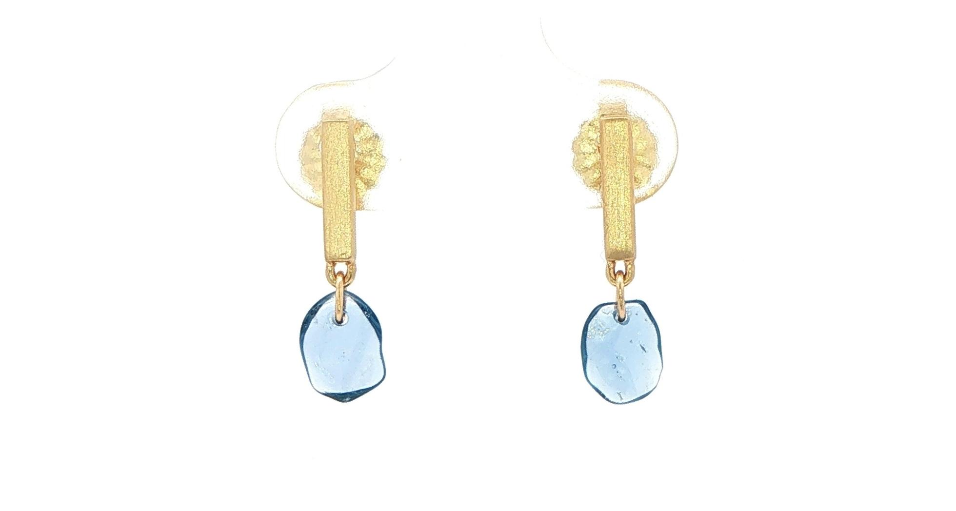 Estate Piece: Raw Tumbled Montana Yogo Sapphire Drop Earrings in Yellow Gold (0.70cts TWT)