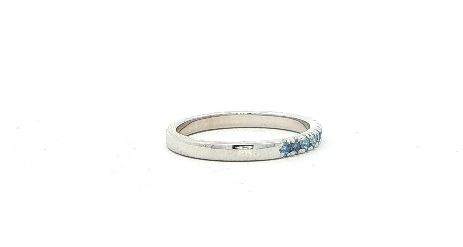 11-Stone Montana Yogo Sapphire Ring in White Gold (0.24cts TWT) side