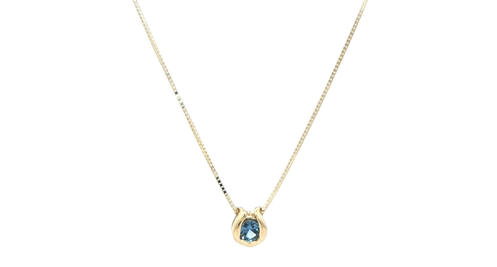 Bezel-set Montana Yogo Sapphire Solitaire Necklace in Yellow Gold (0.10cts)