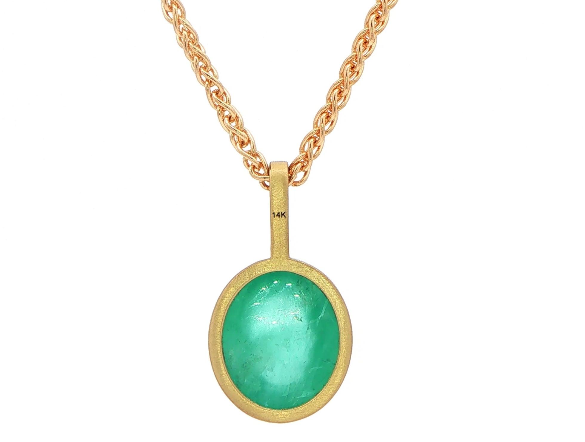 Cabochon Emerald Bezel Pendant Necklace with Satin Finish in Yellow Gold (17.67cts) back