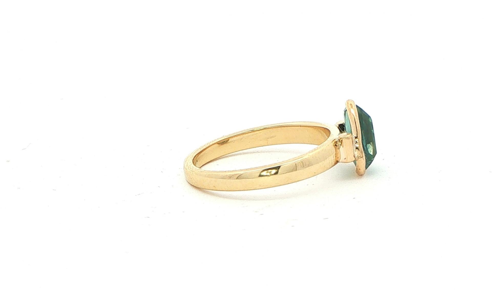 Estate Piece: Bezel-Set Forest Green Rose-cut Montana Sapphire Solitaire Ring in Yellow Gold (1.68cts TWT) side