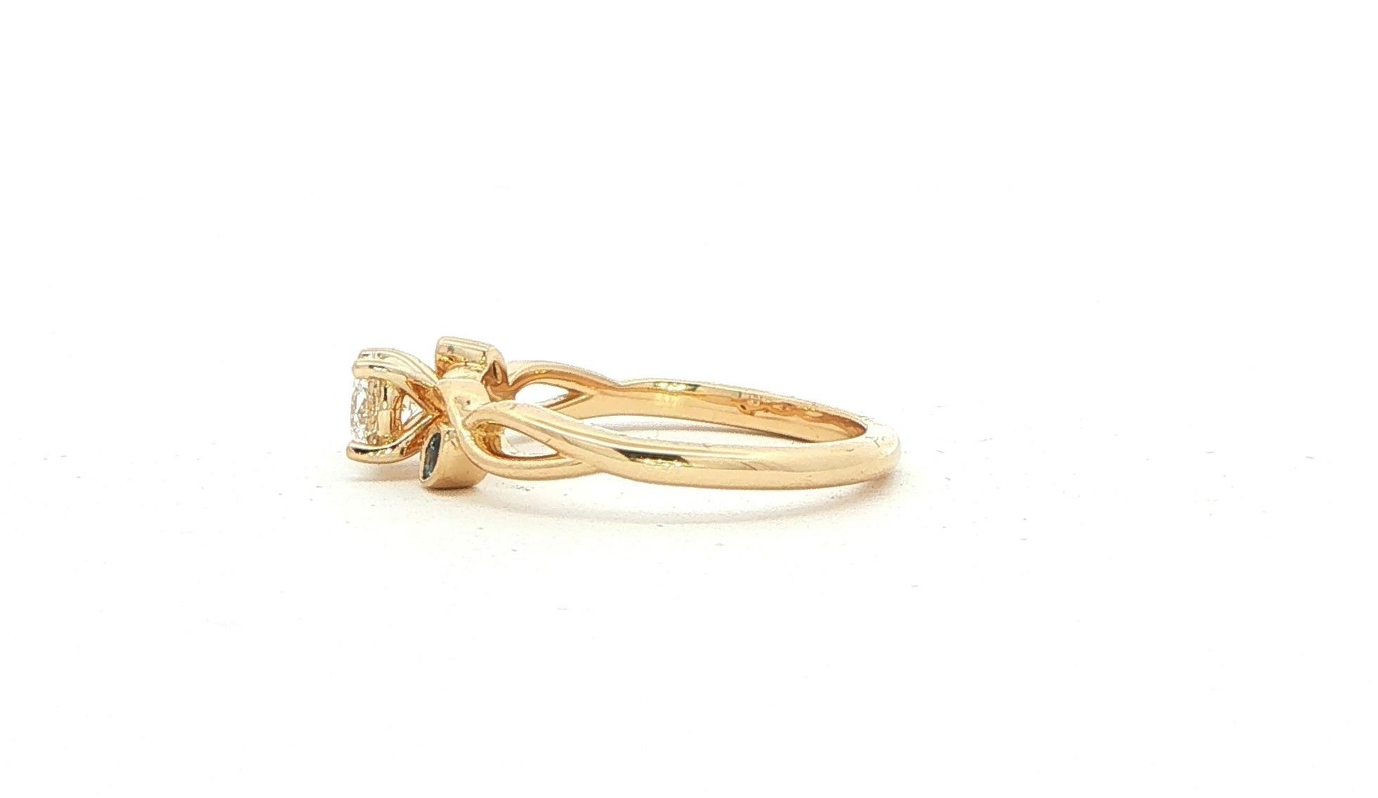 Vine Round Diamond and Marquise-cut Montana Yogo Sapphires Ring in Yellow Gold (0.46cts TWT) side