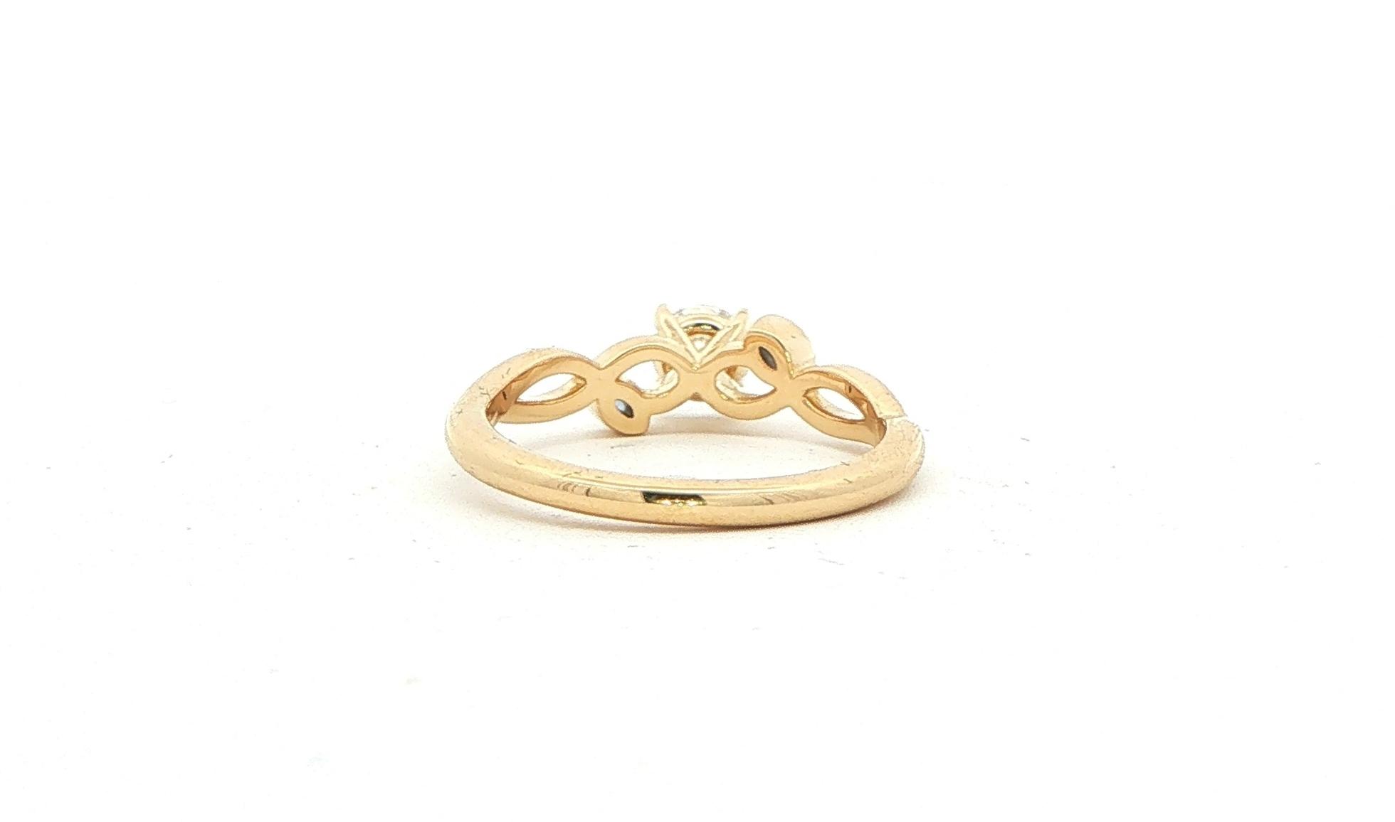 Vine Round Diamond and Marquise-cut Montana Yogo Sapphires Ring in Yellow Gold (0.46cts TWT) back