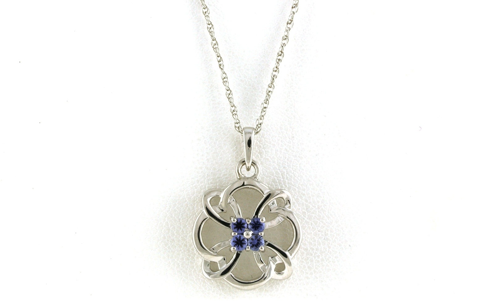 Montana Yogo Sapphire Celtic Knot Necklace in Sterling Silver (0.24cts TWT)