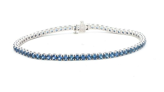 content/products/Montana Yogo Sapphire 4-Prong Line "Tennis" Bracelet in White Gold (7.75cts TWT)