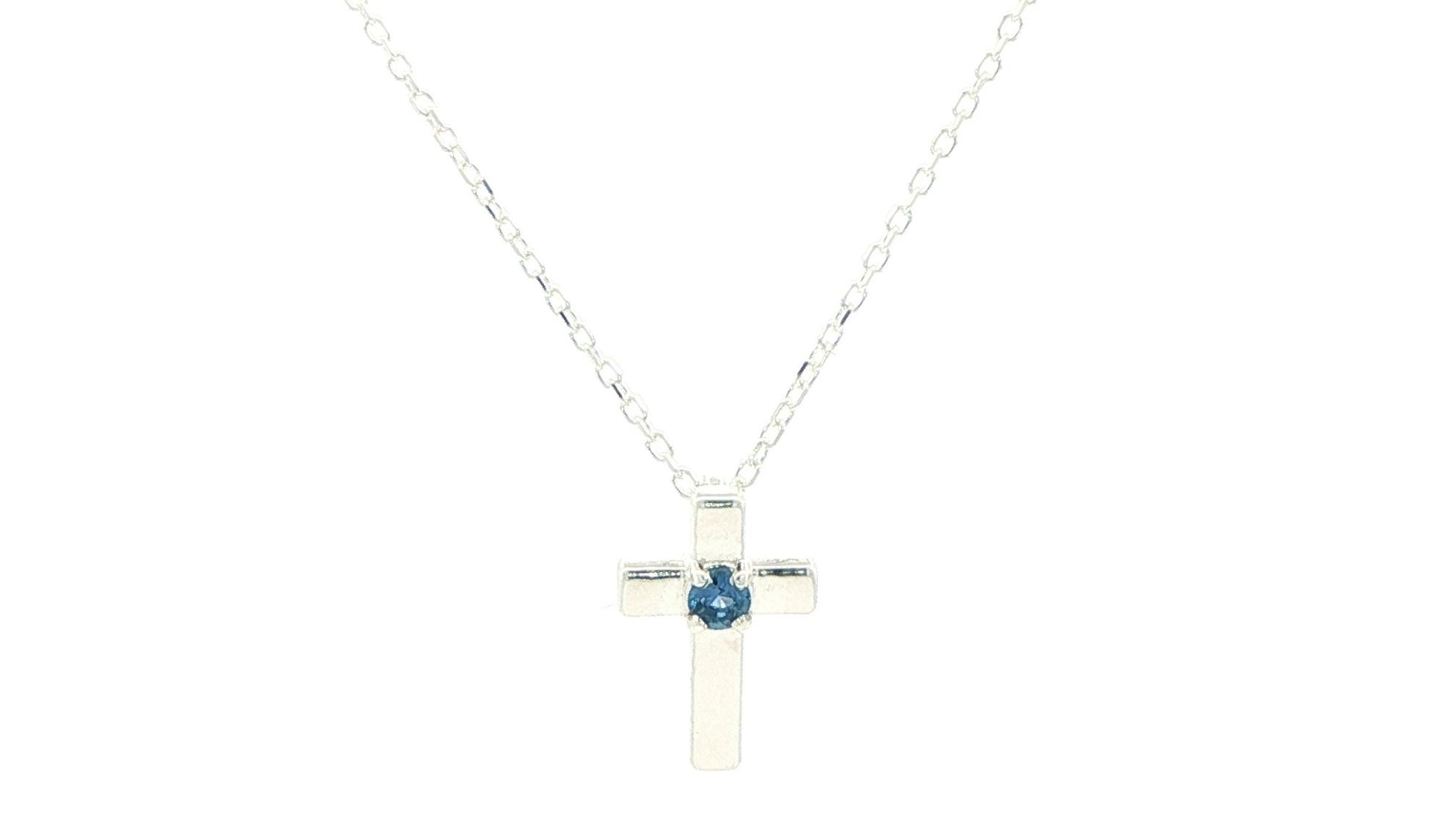 Solitaire Montana Yogo Sapphire Cross Pendant Necklace in Sterling Silver (0.06cts)
