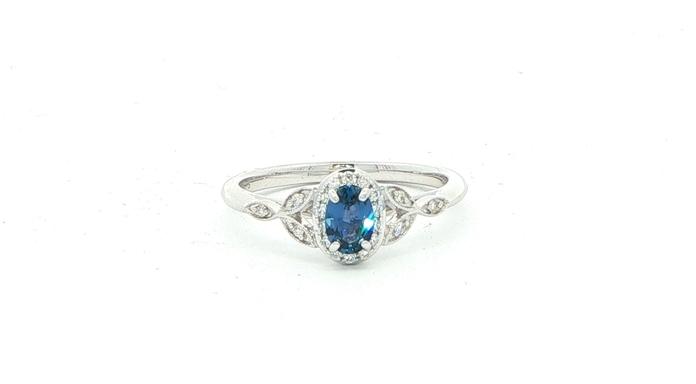 content/products/Montana Yogo Sapphire and Diamond Halo Ring in White Gold (0.43cts TWT)