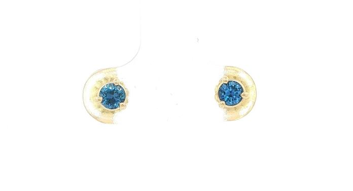 content/products/Montana Yogo Sapphire Stud Earrings in 3-Prong Martini Settings in Yellow Gold (0.42cts TWT)