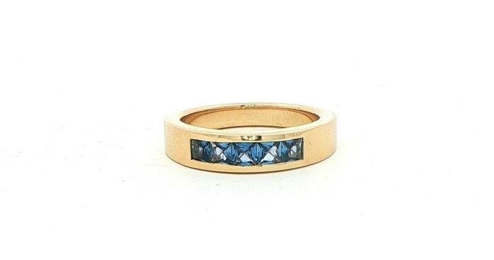 content/products/Estate Piece: 5-Stone Channel-Set Square Montana Yogo Sapphire Ring Yellow Gold (0.50cts TWT)