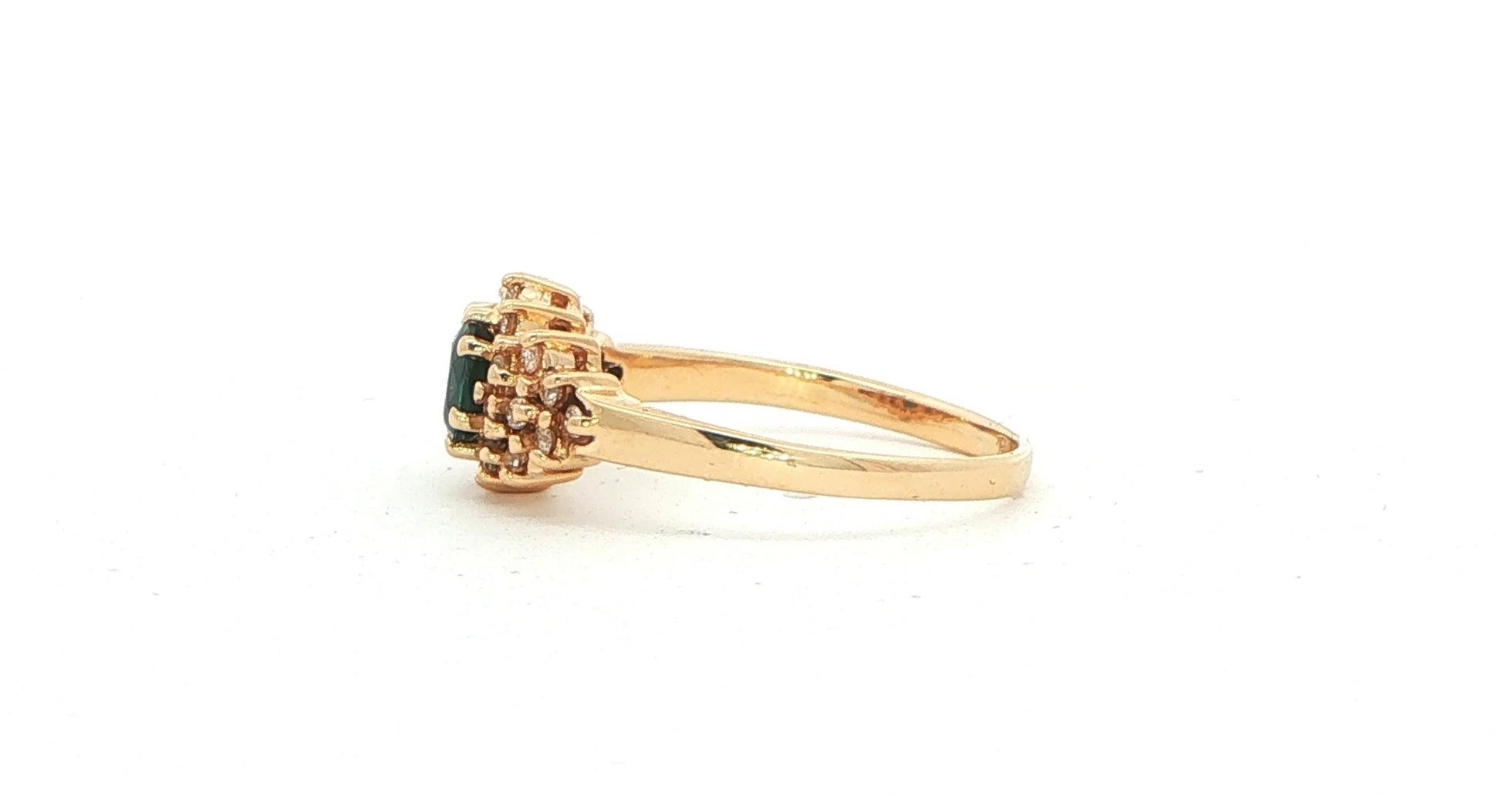 Estate Piece: Deep Blue Sapphire and Diamond Starburst Cocktail Ring Yellow Gold (0.70cts TWT) side