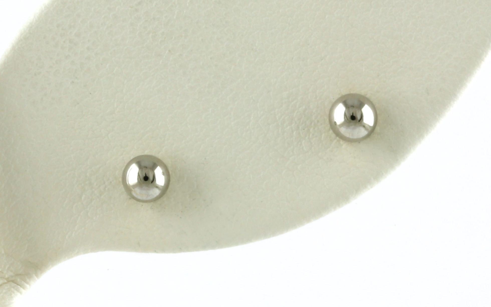Ball Stud Earrings in White Gold (4mm)